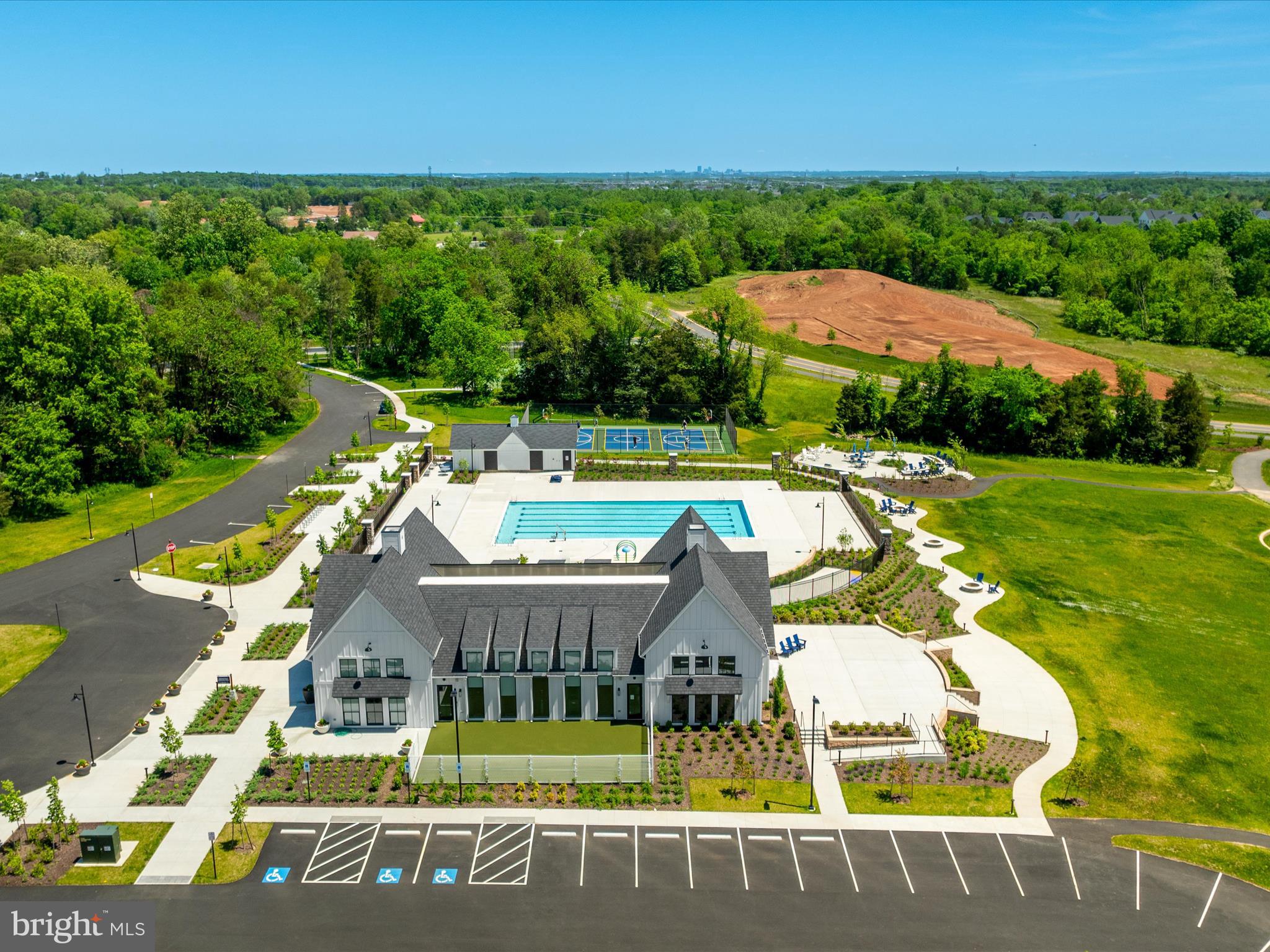 23299 Lansing Woods Ln