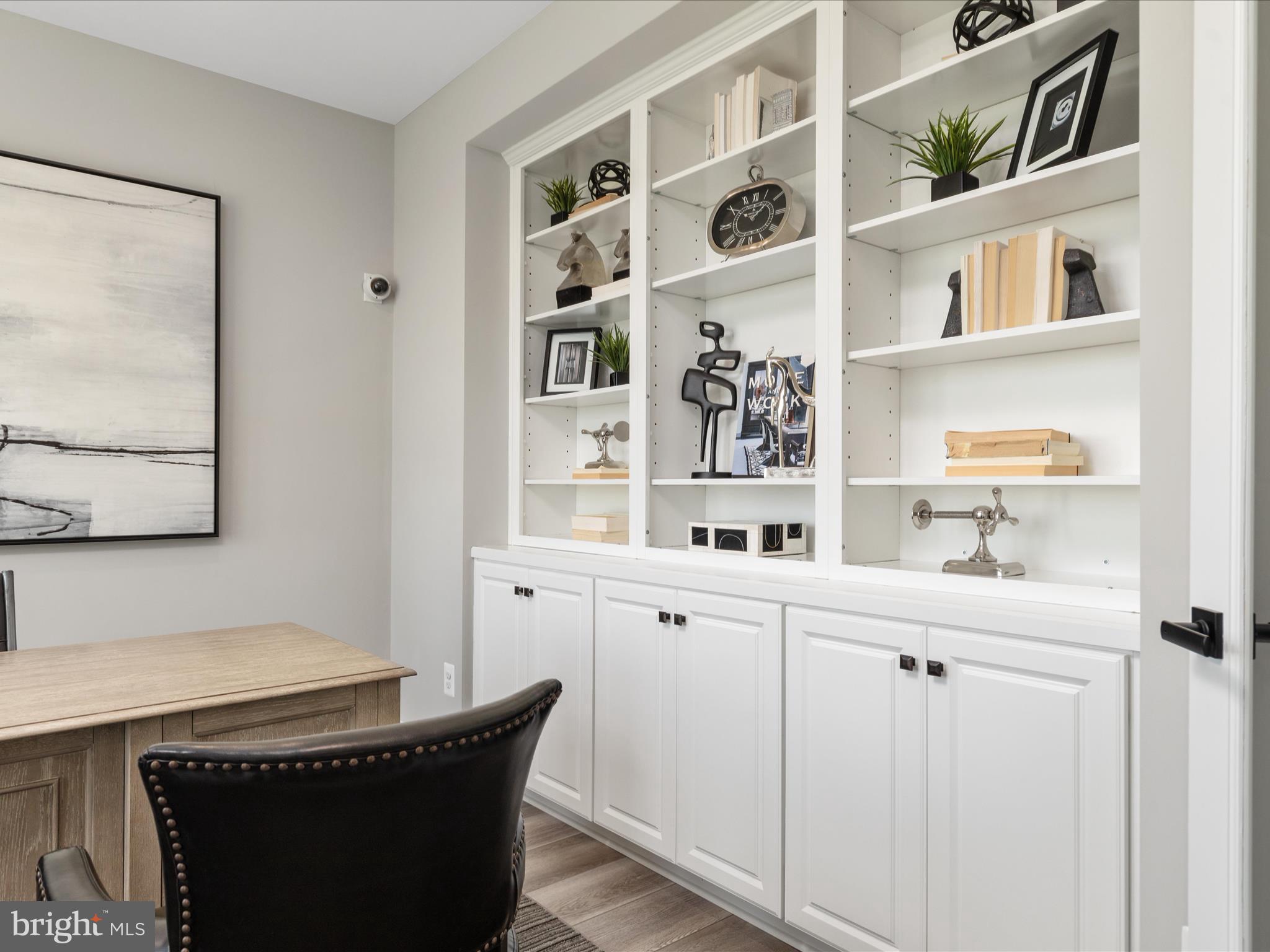 23299 Lansing Woods Ln