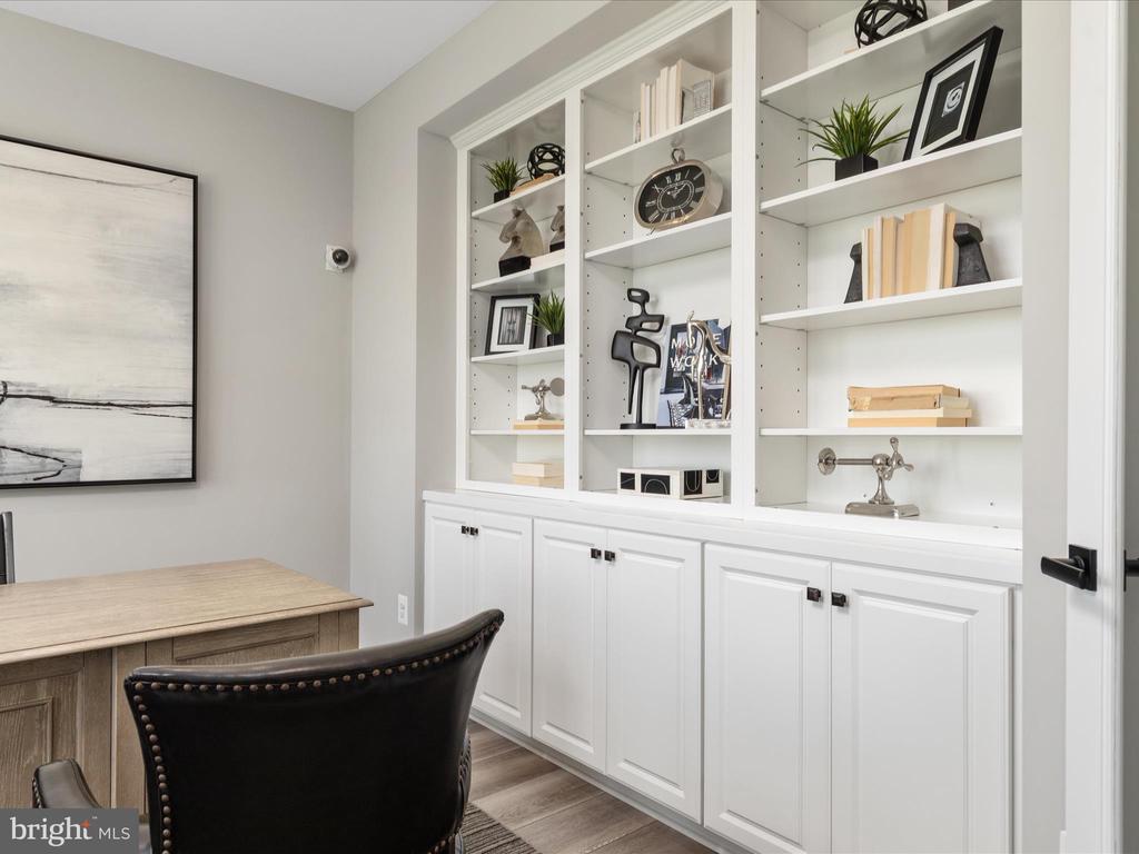 23299 Lansing Woods Ln