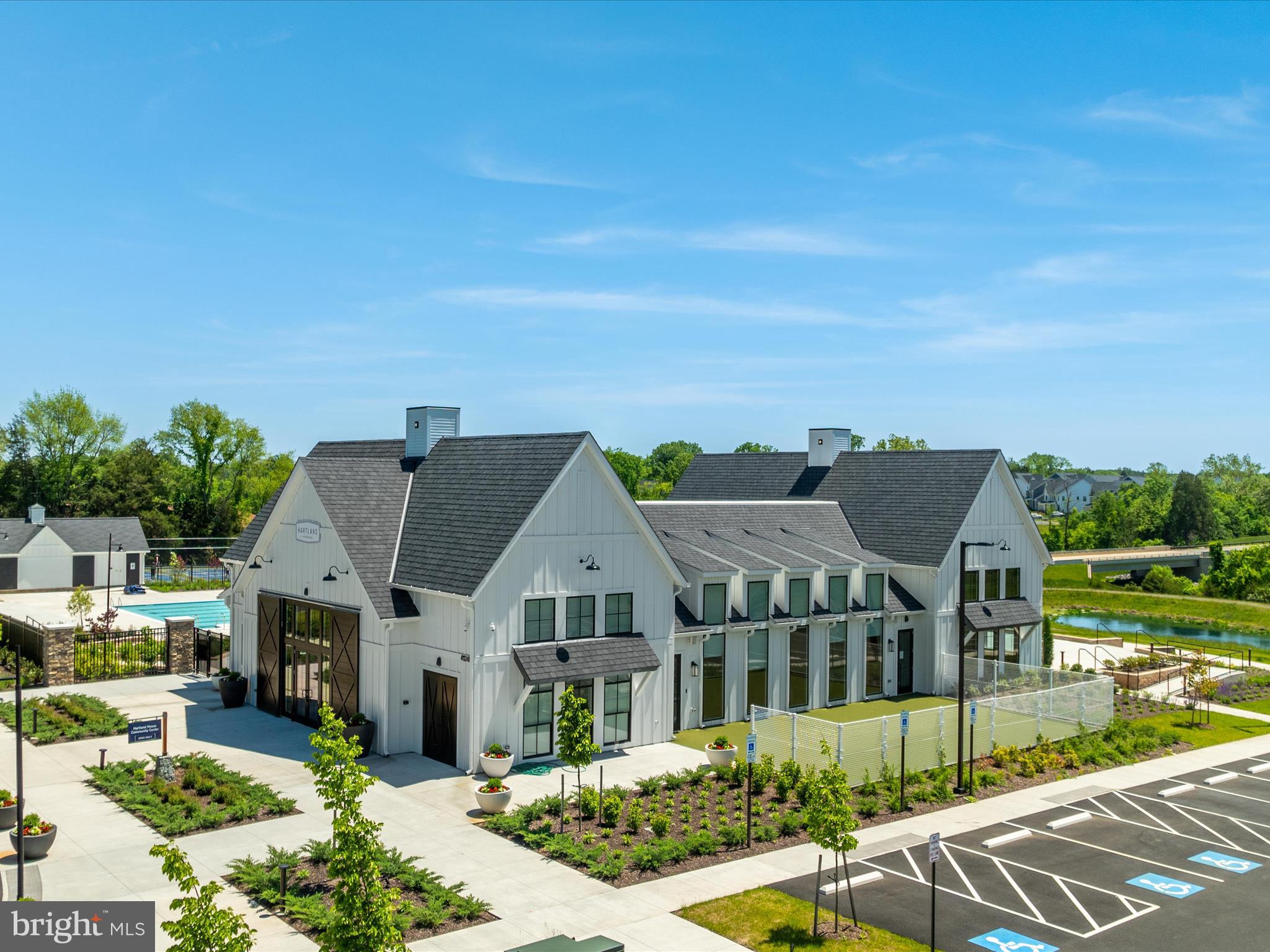23299 Lansing Woods Ln