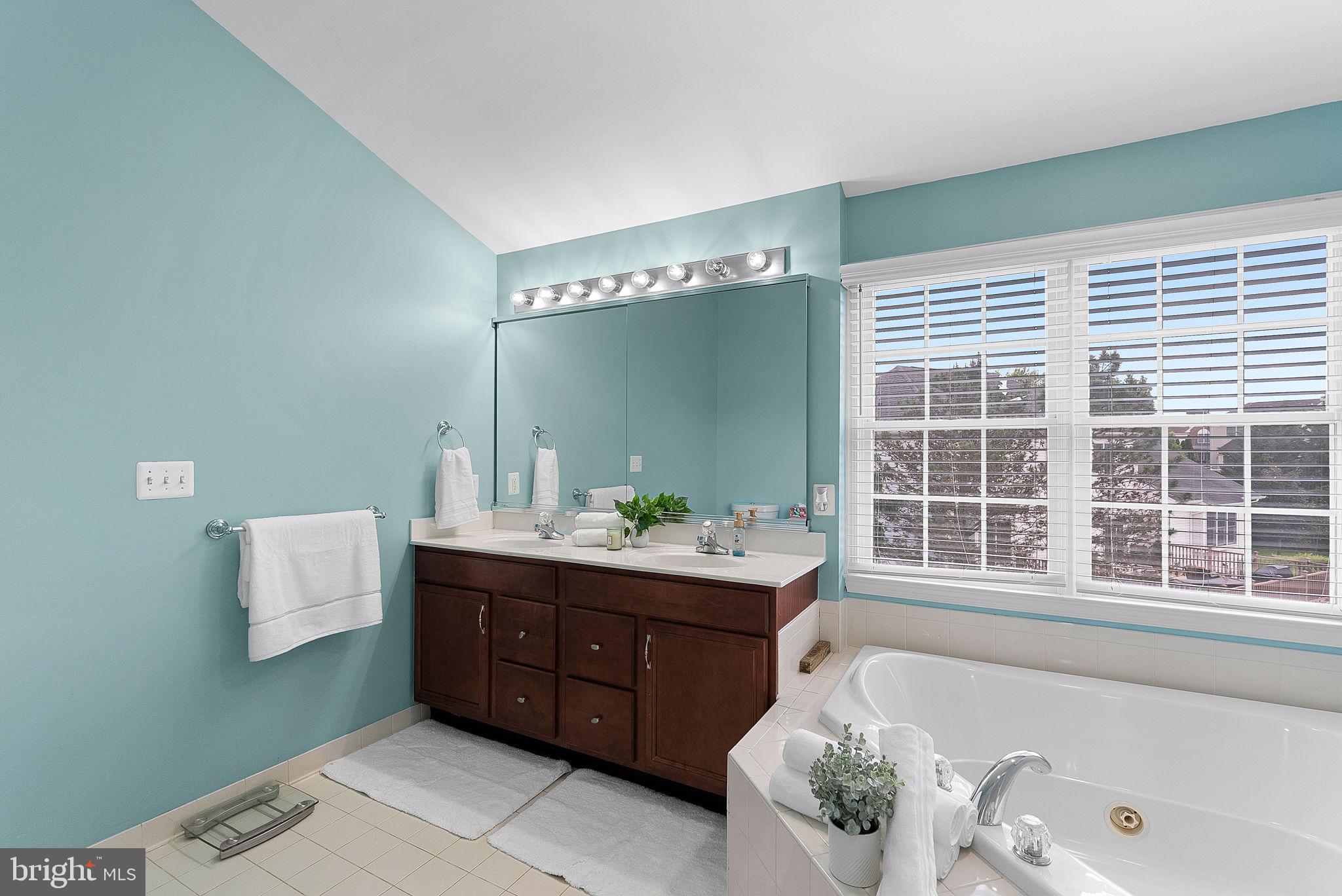 43513 Oakhill Heights Ct
