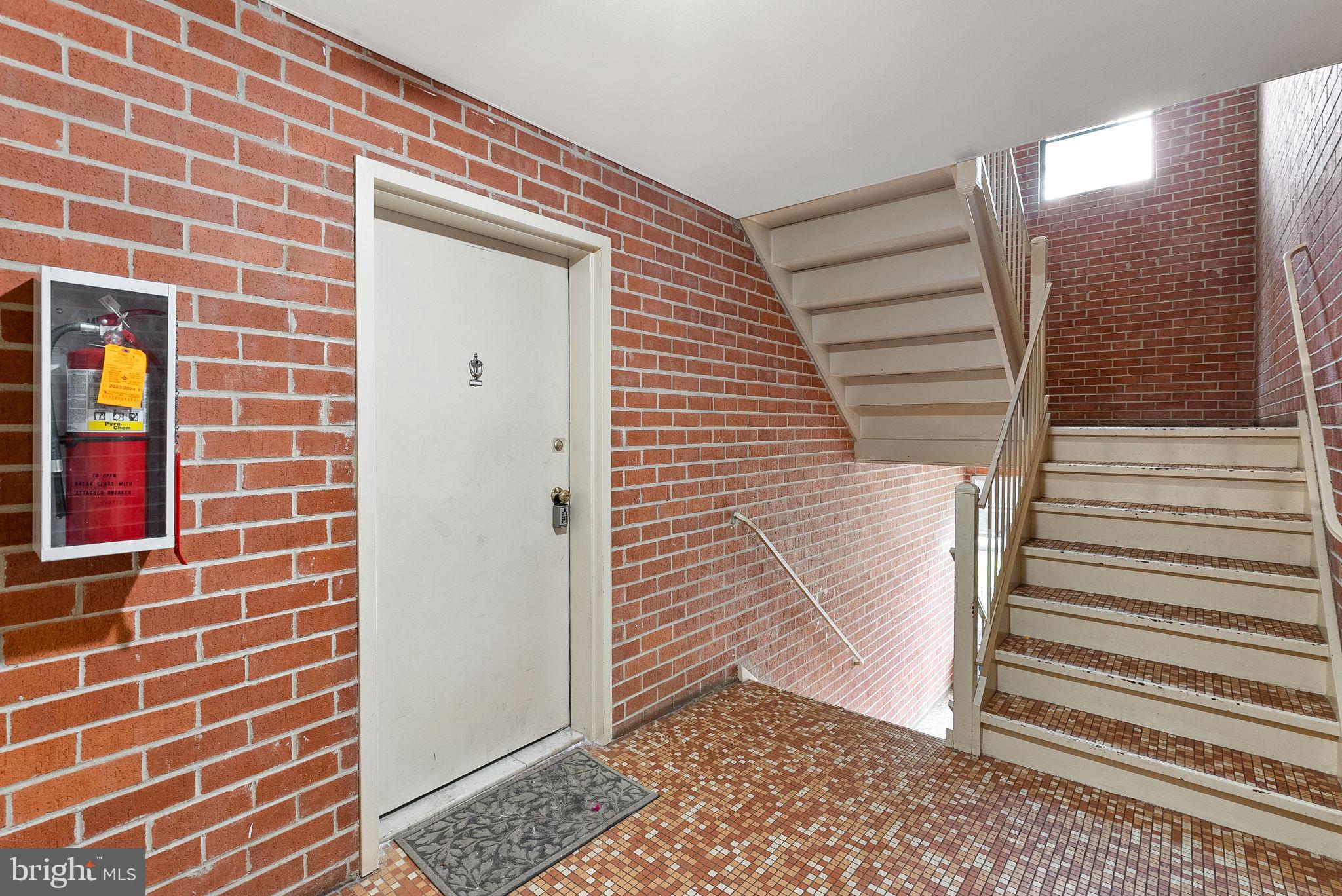 125-C Clubhouse Dr SW #7