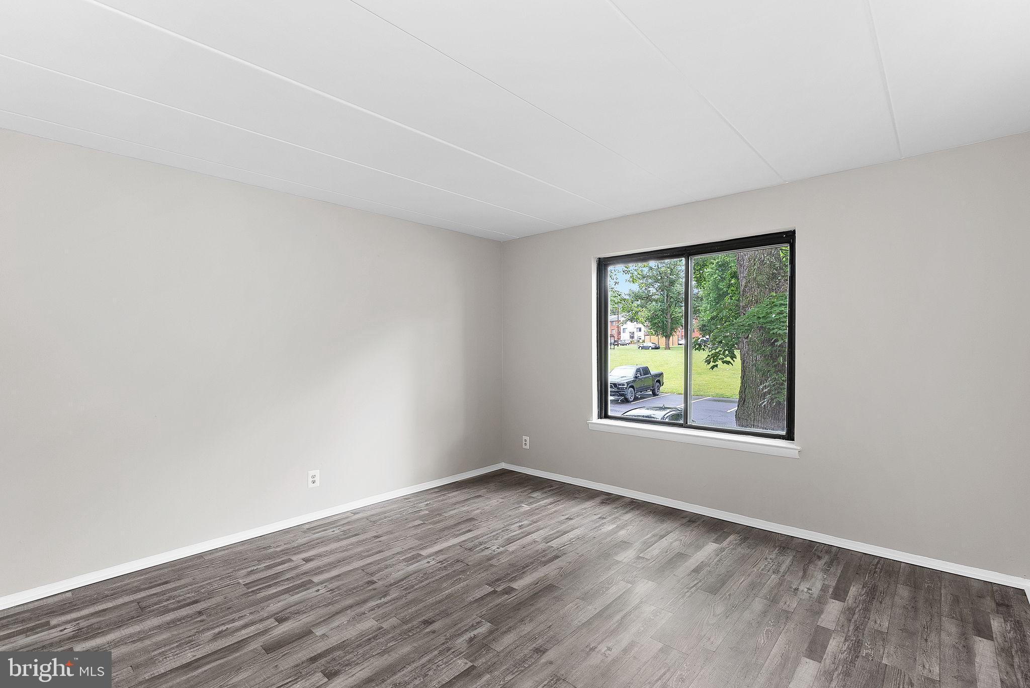 125-C Clubhouse Dr SW #7