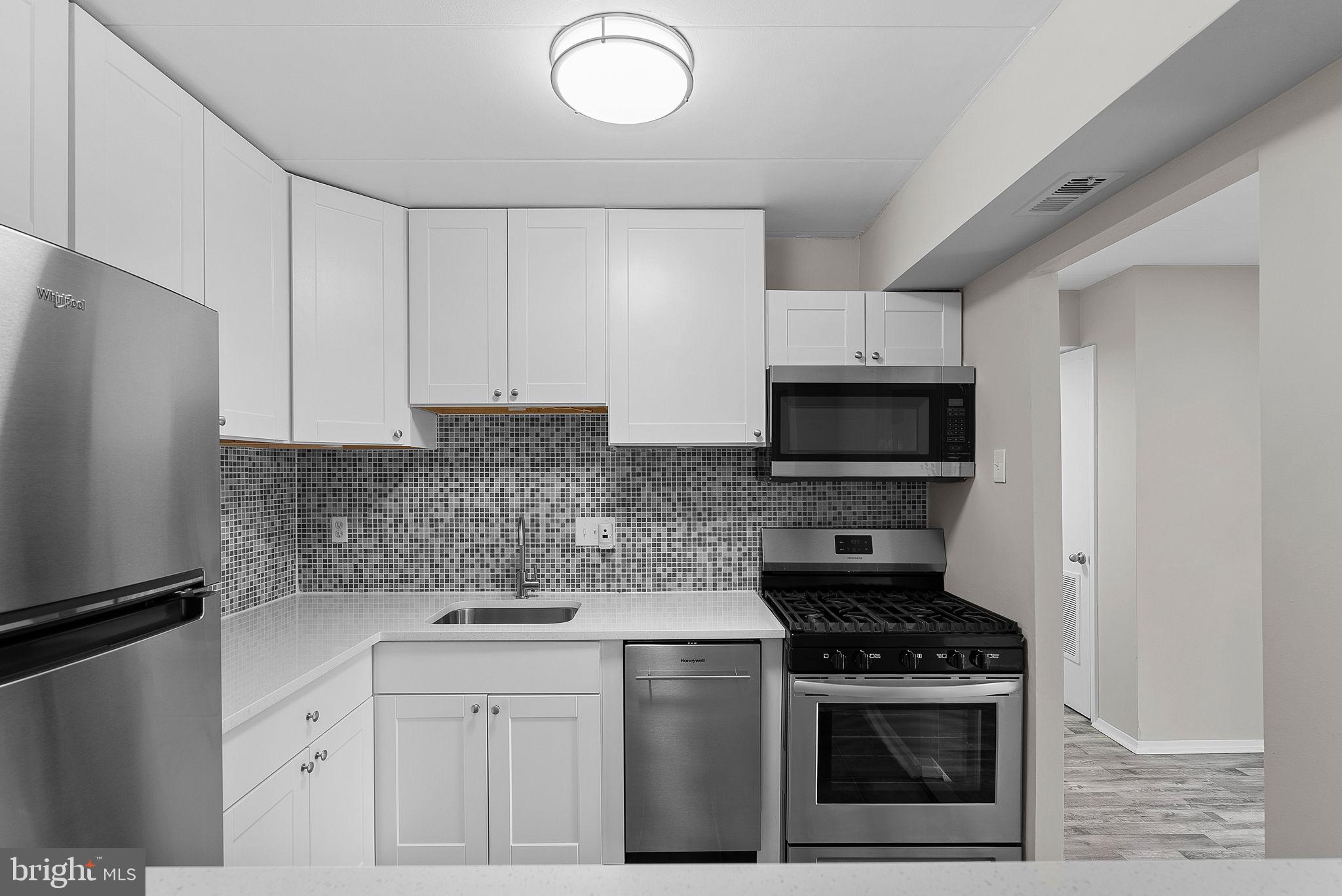 125-C Clubhouse Dr SW #7
