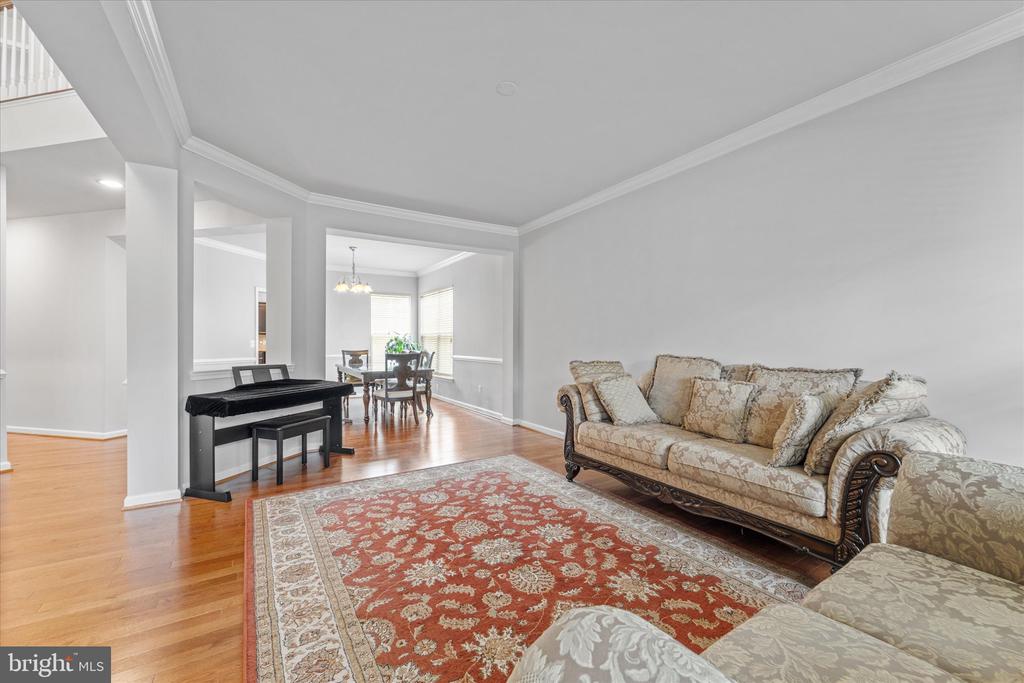 21067 POTOMAC TRAIL CIR