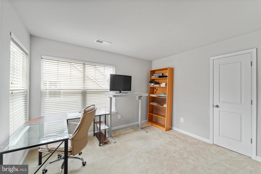21067 POTOMAC TRAIL CIR
