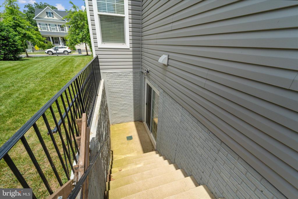 21067 POTOMAC TRAIL CIR