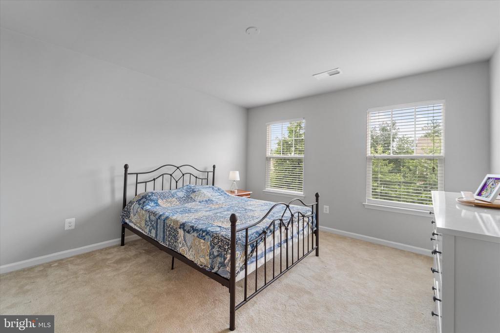 21067 POTOMAC TRAIL CIR