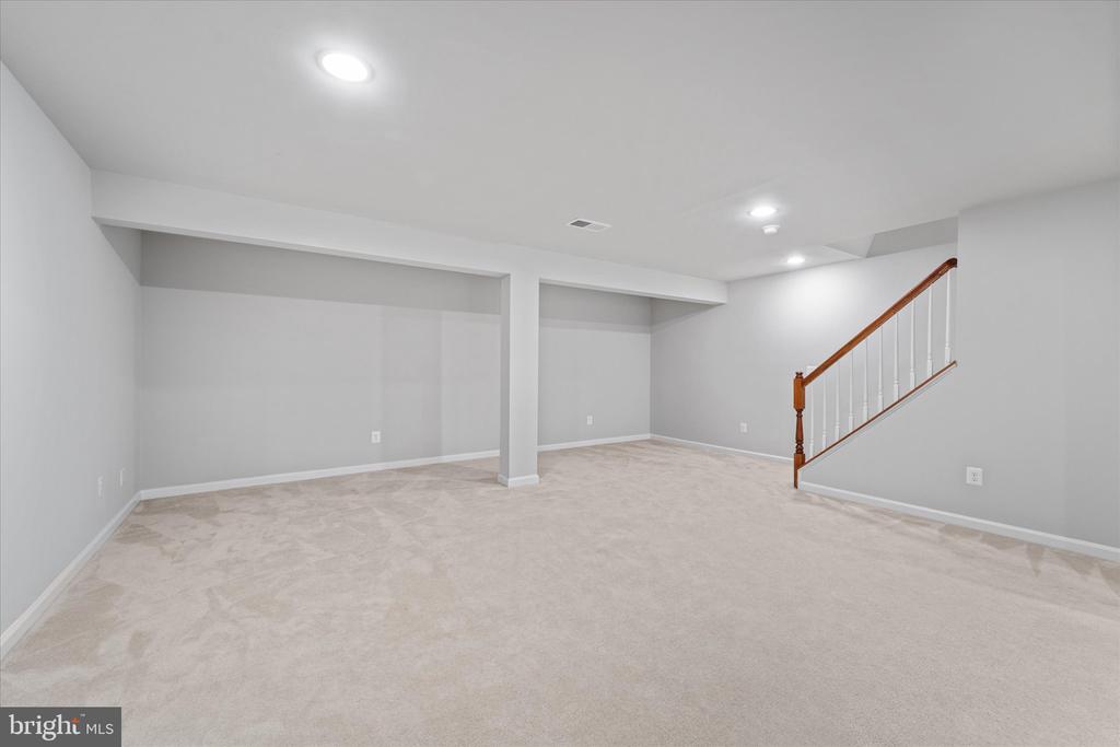 21067 POTOMAC TRAIL CIR