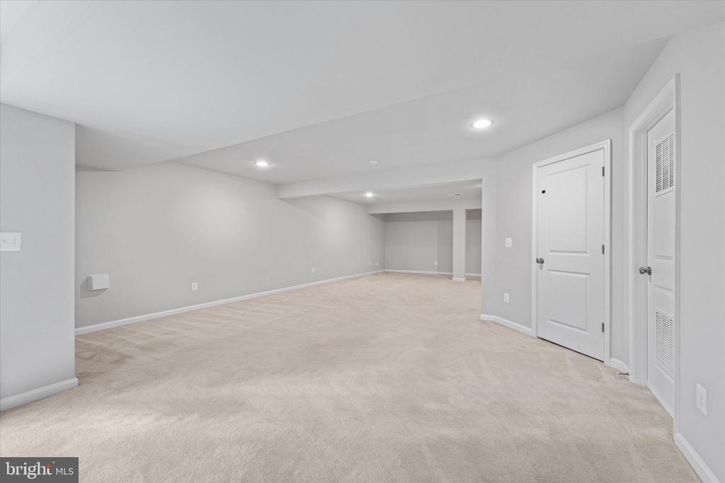 21067 POTOMAC TRAIL CIR