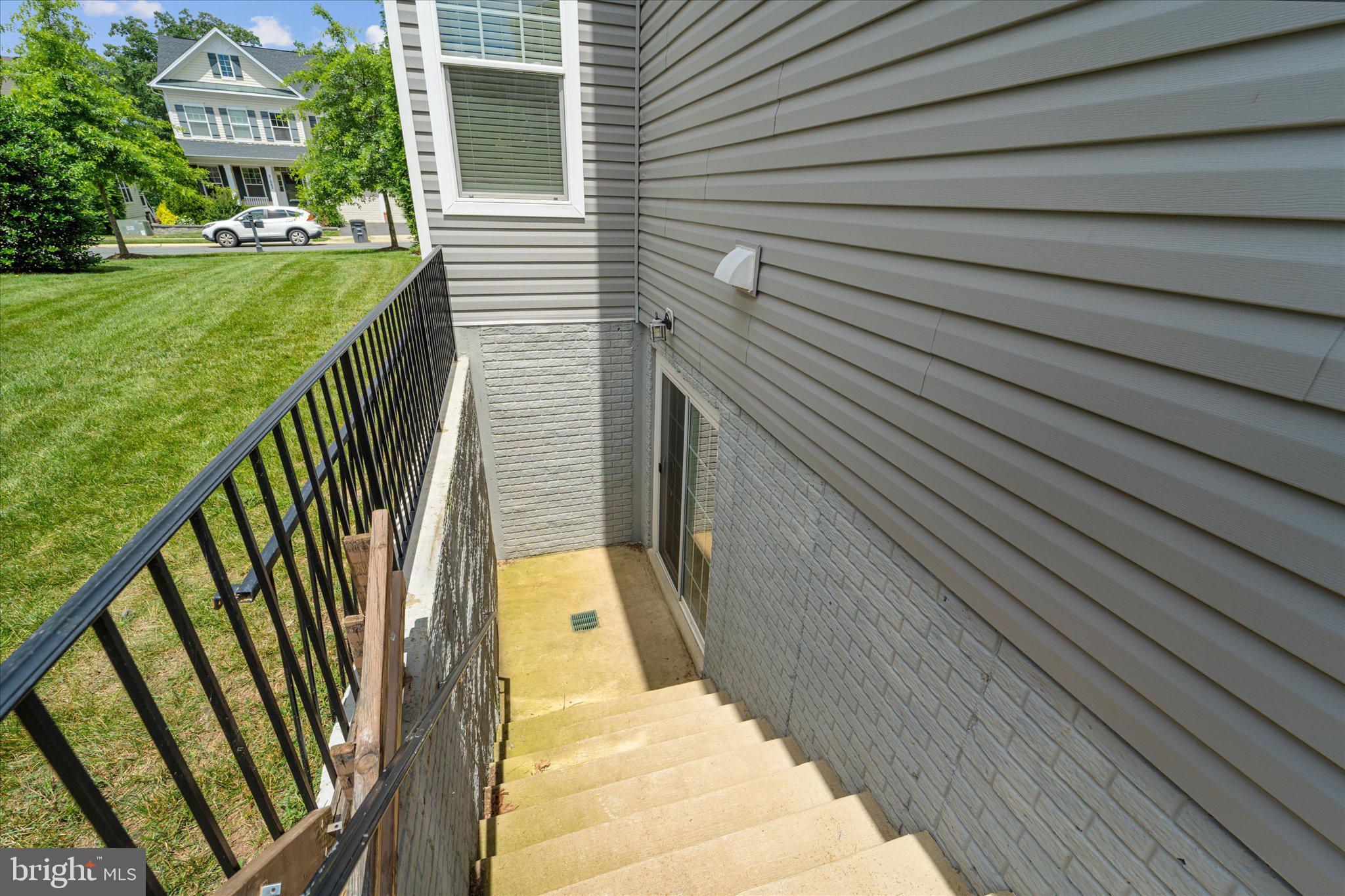 21067 POTOMAC TRAIL CIR