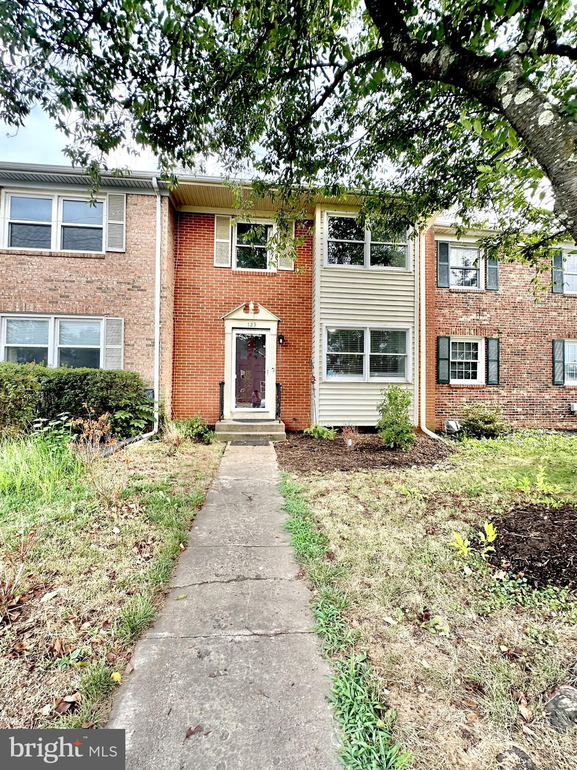 123 Davis Ave SW