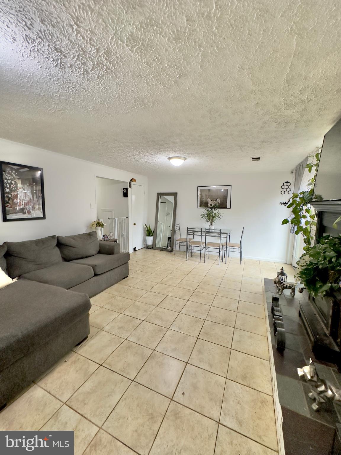 123 Davis Ave SW