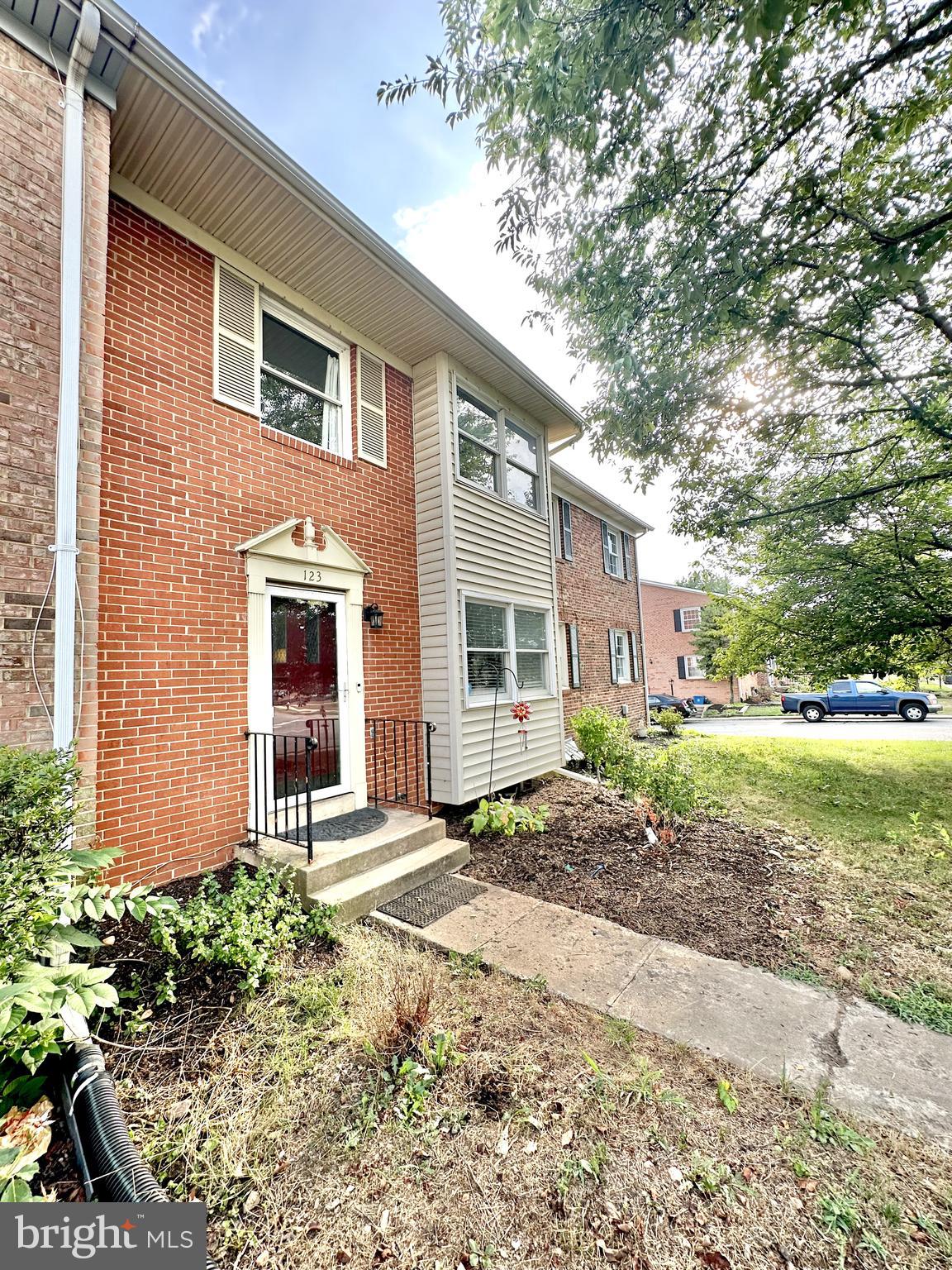 123 Davis Ave SW