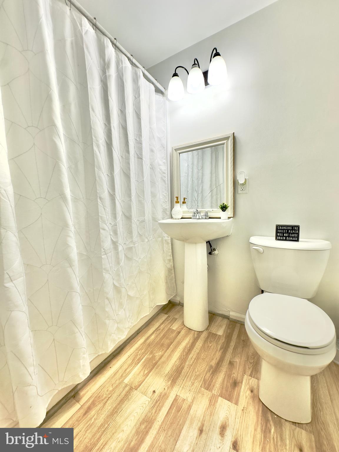 123 Davis Ave SW