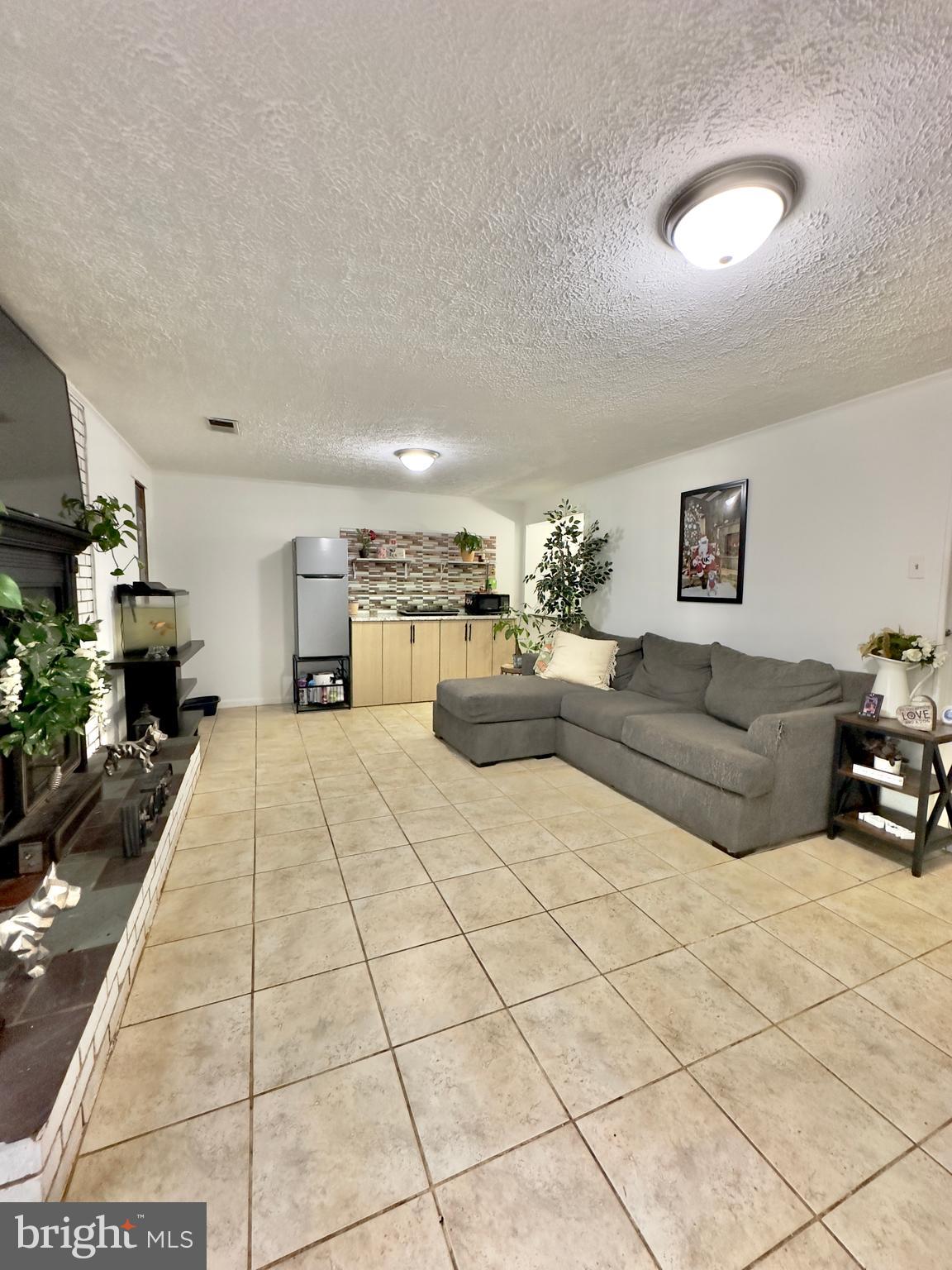 123 Davis Ave SW