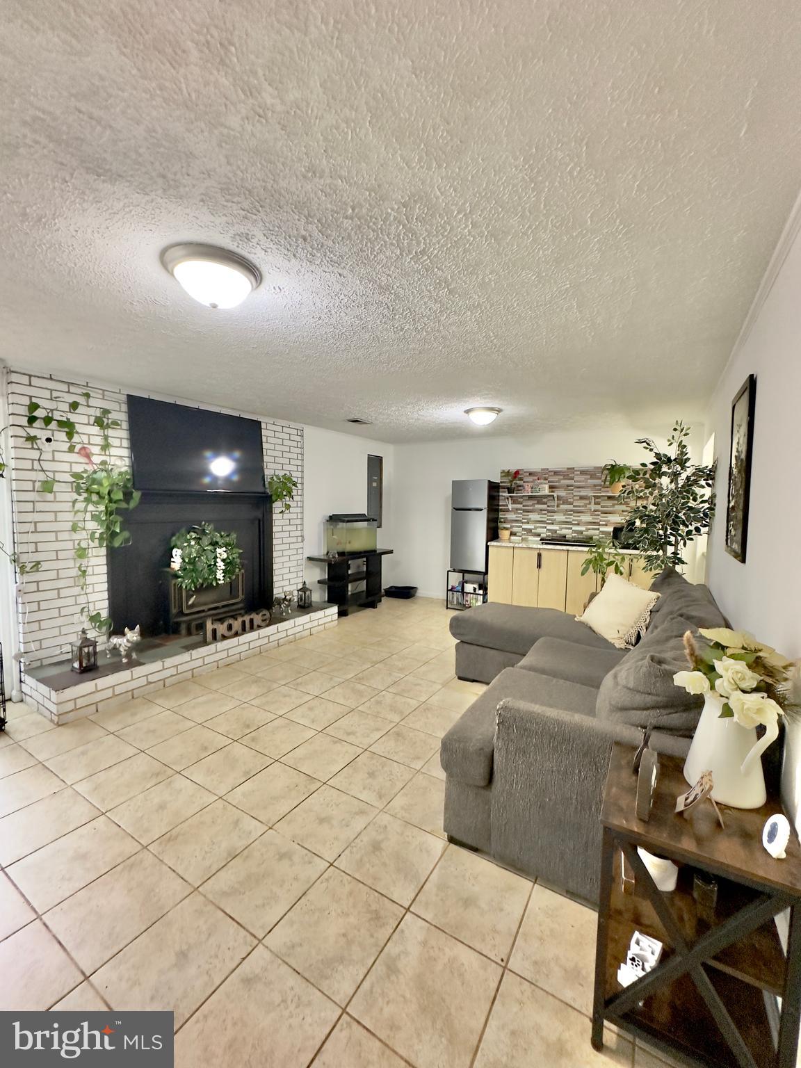 123 Davis Ave SW