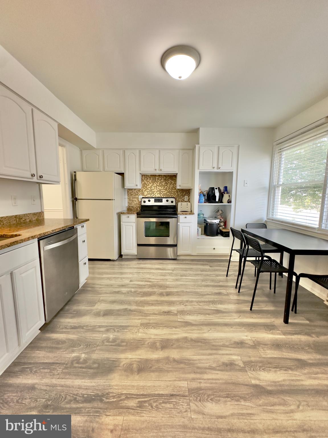 123 Davis Ave SW