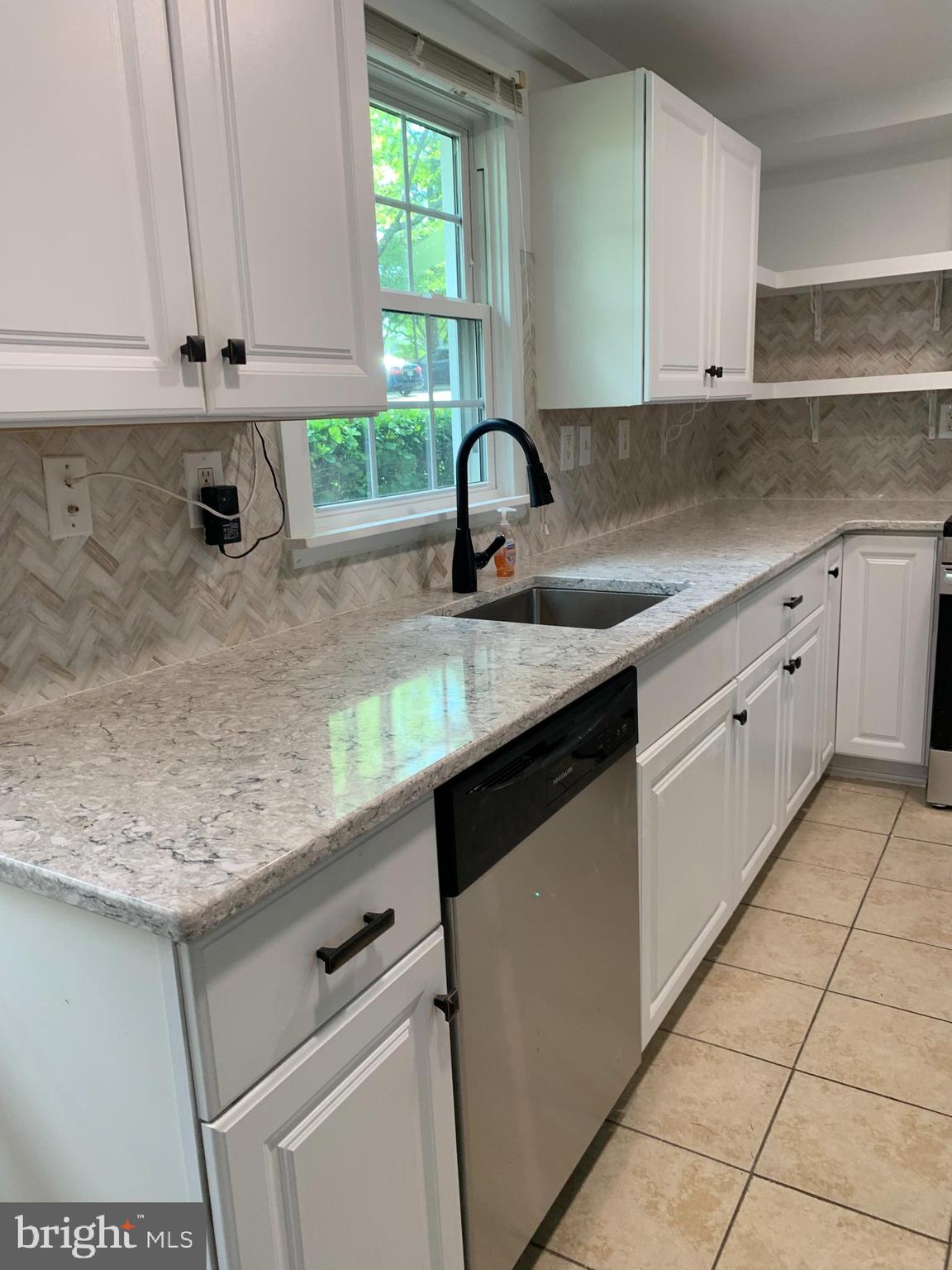 239 Old Waterford Rd NW