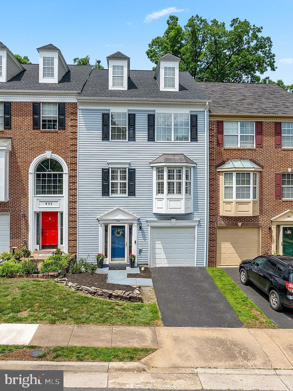 853 Tall Oaks Sq SE