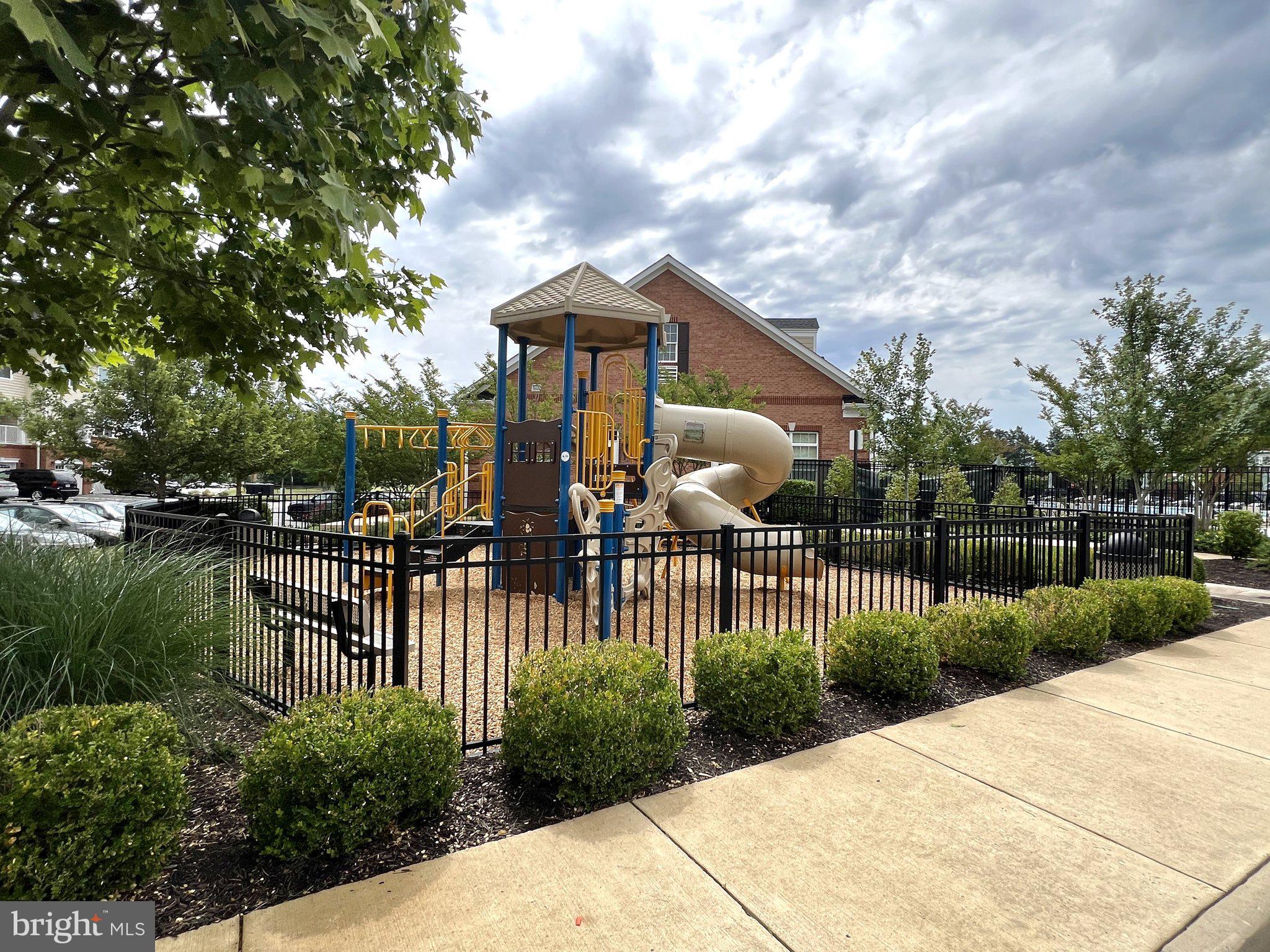 23348 MADISON HEIGHTS TER