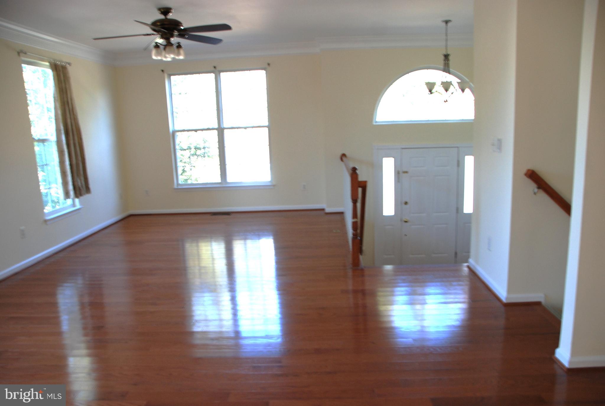 43851 Sandburg Sq