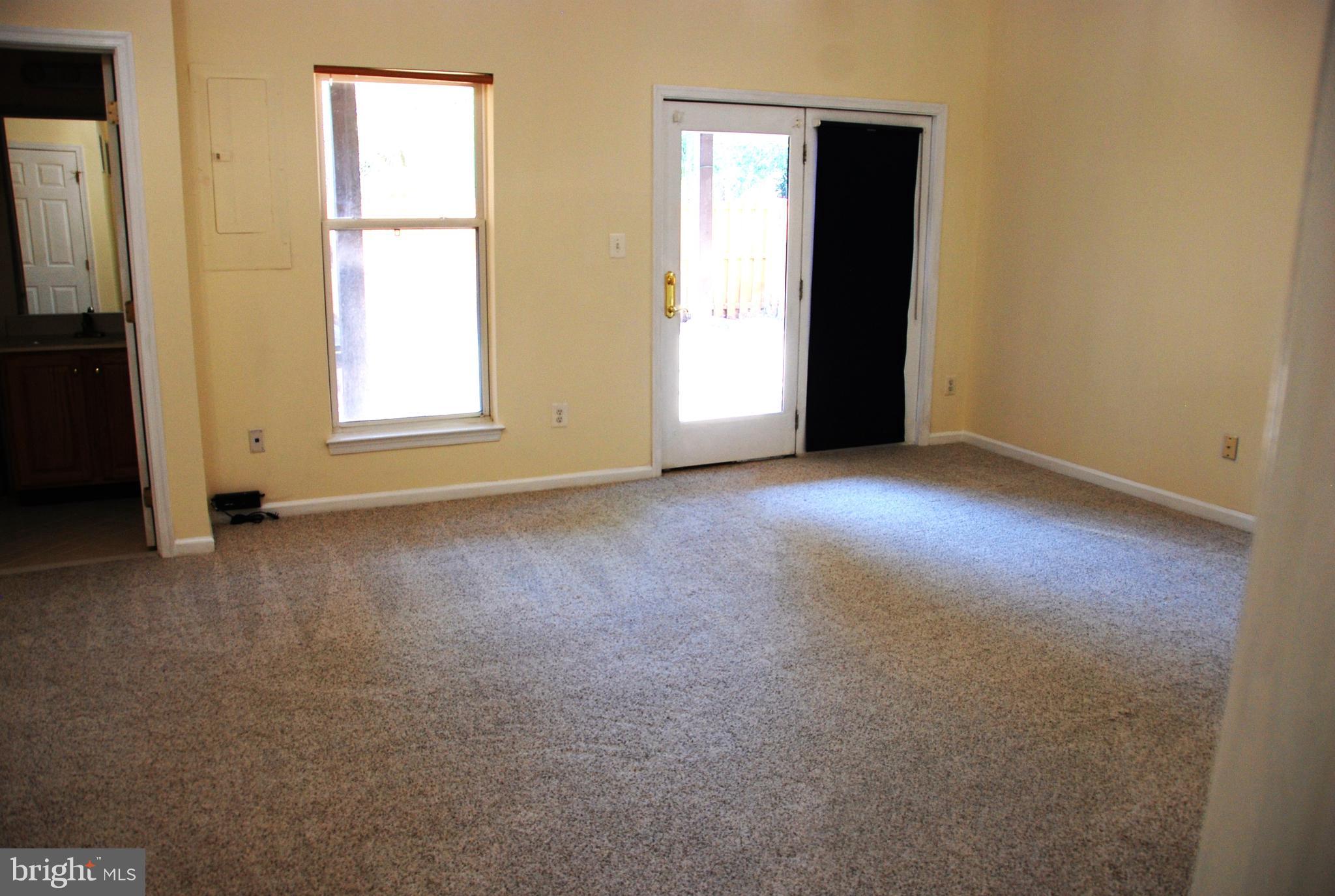 43851 Sandburg Sq
