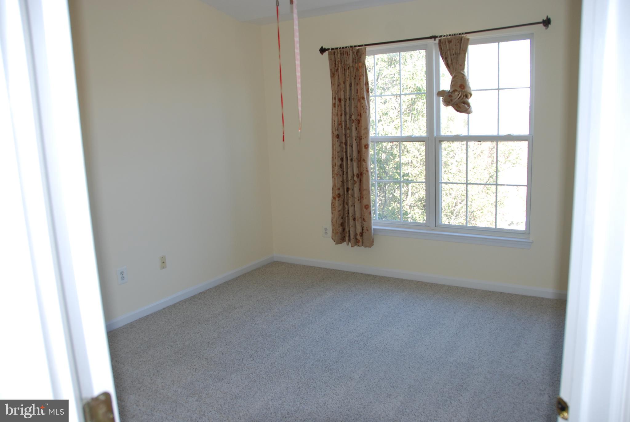 43851 Sandburg Sq