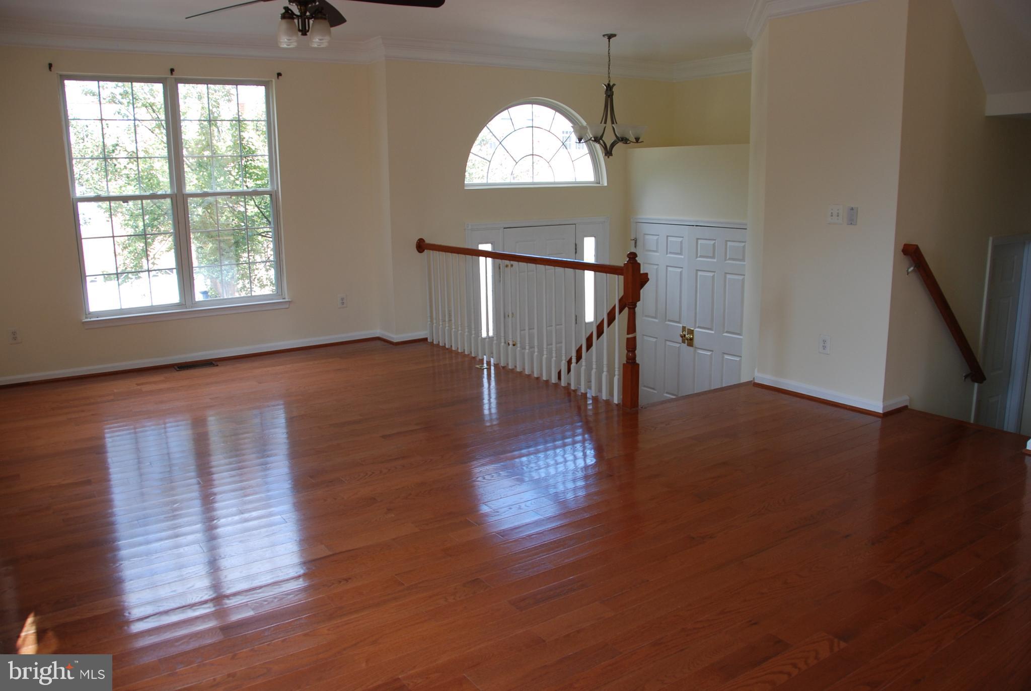 43851 Sandburg Sq