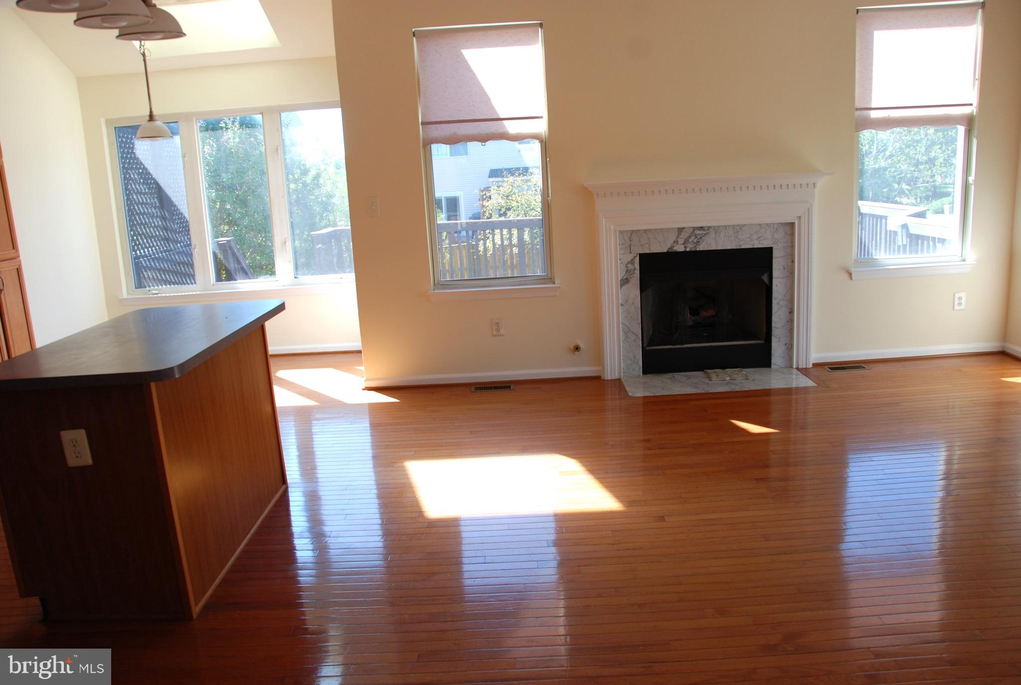 43851 Sandburg Sq