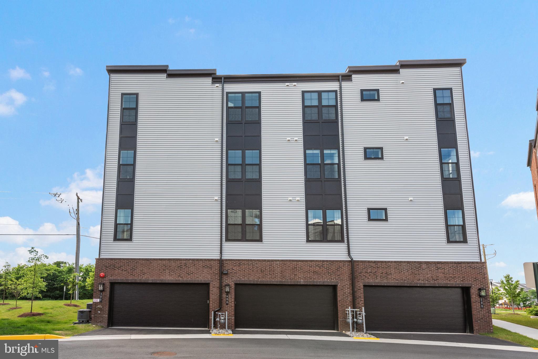 43431 Croson Ln #300