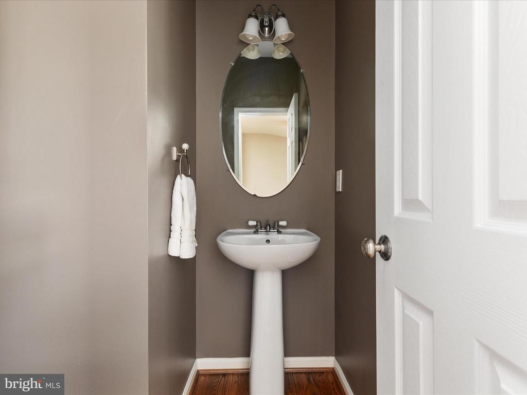 46267 Porter Ter
