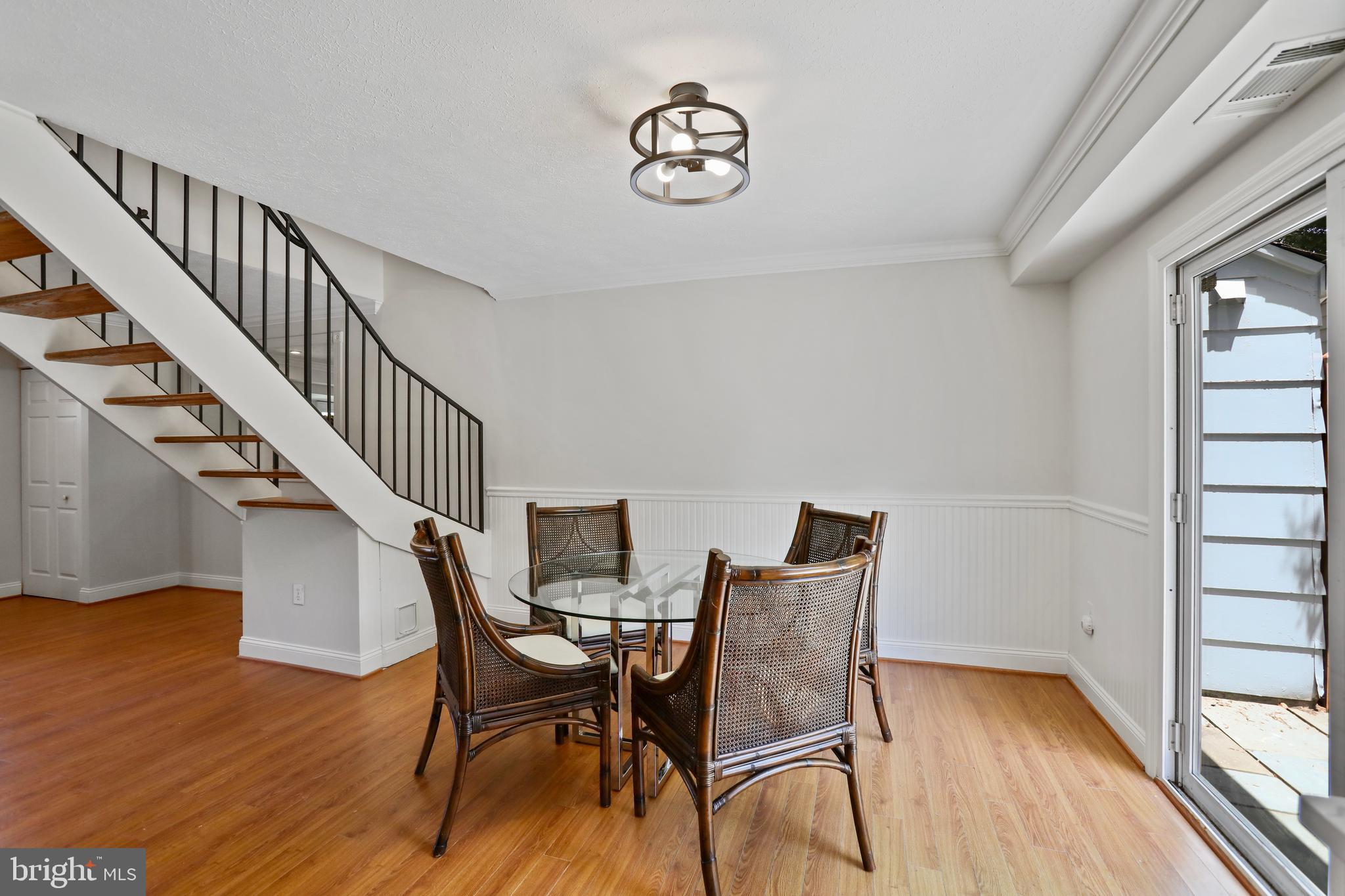 304 Roanoke Dr SE