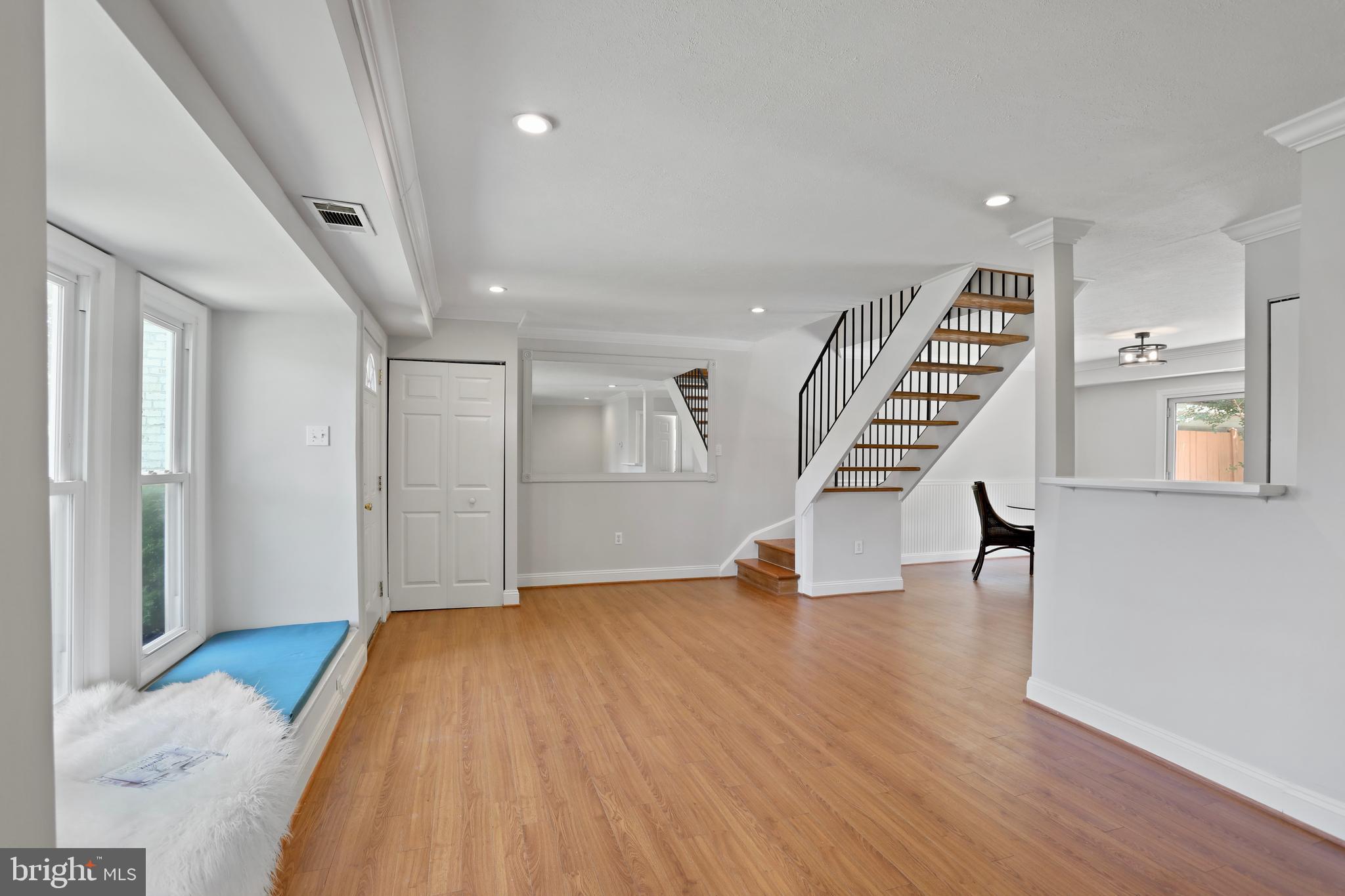 304 Roanoke Dr SE