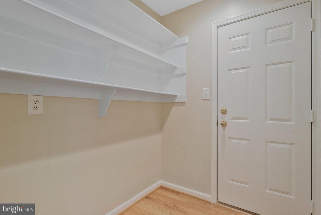 43337 Burke Dale
