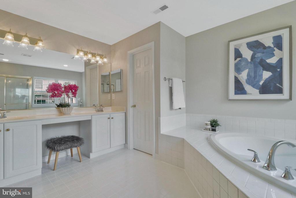 43337 Burke Dale