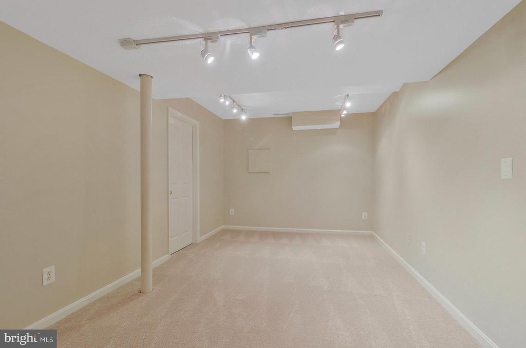 43337 Burke Dale