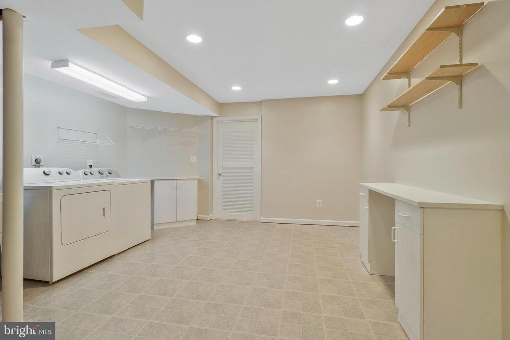43337 Burke Dale