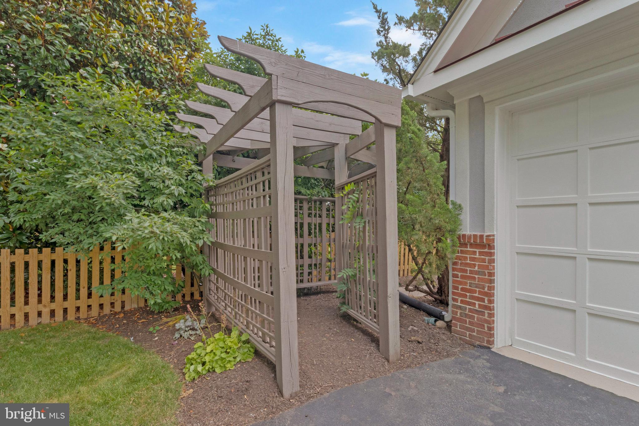 43337 Burke Dale