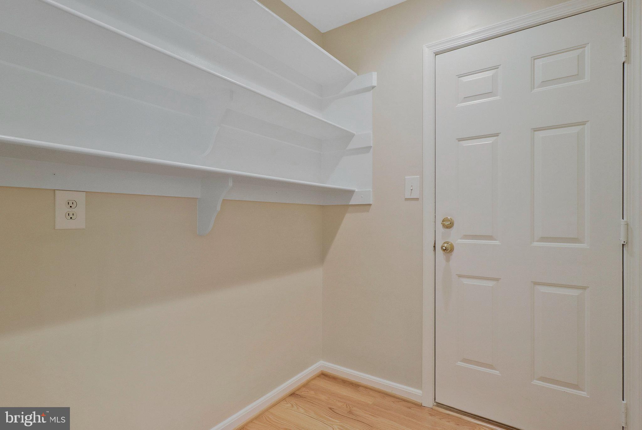 43337 Burke Dale