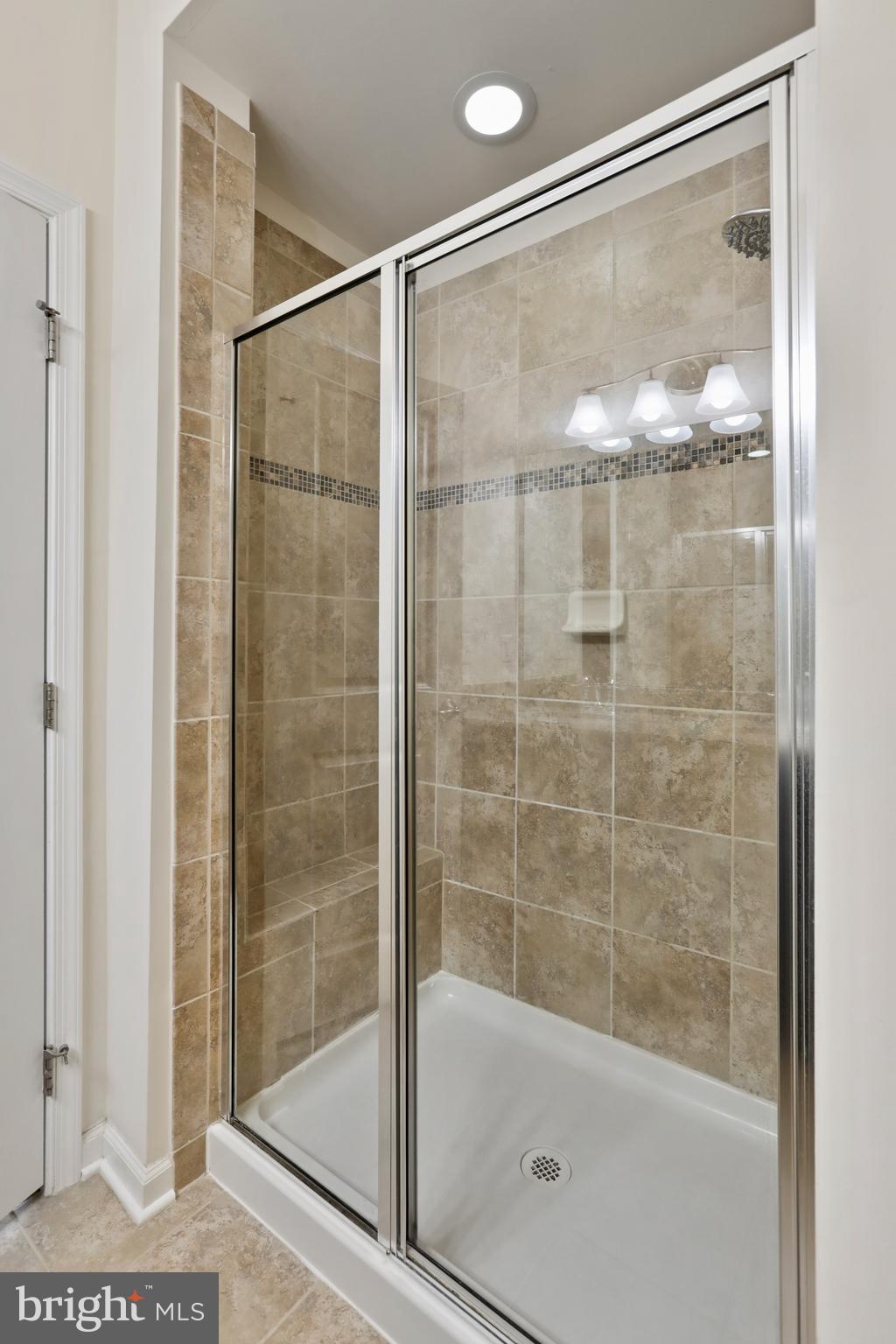 244 CRESCENT STATION TER SE