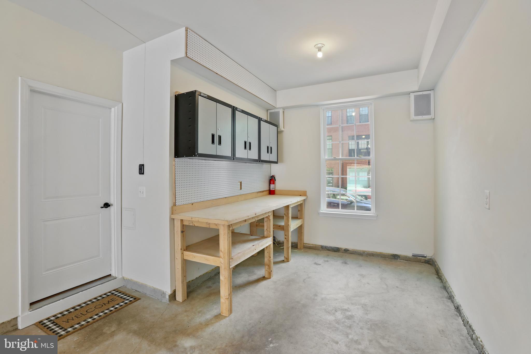 244 CRESCENT STATION TER SE