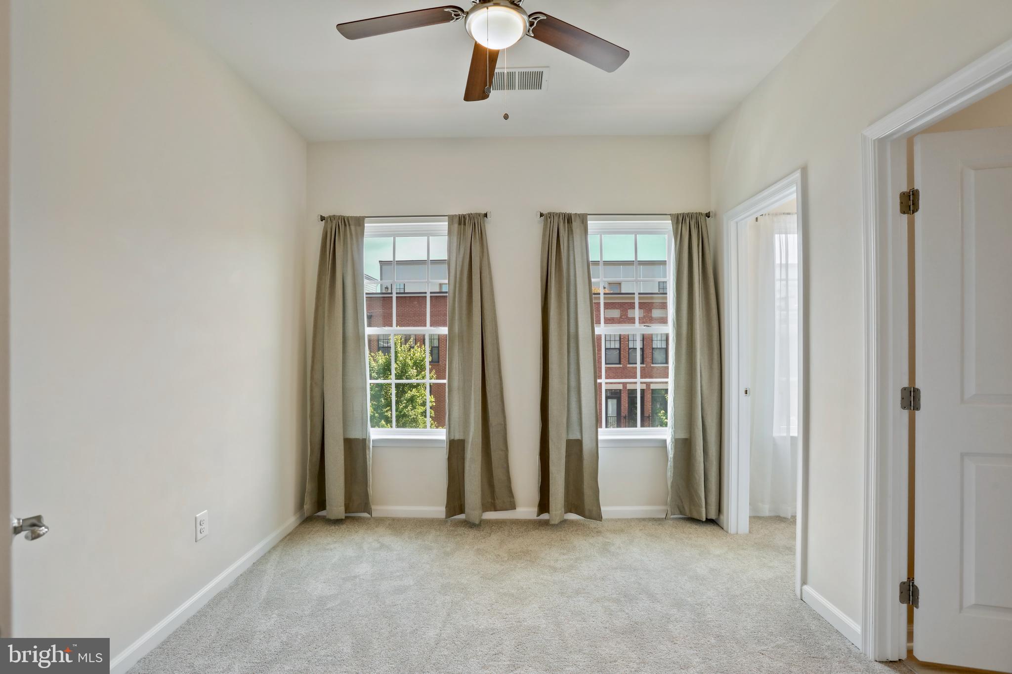 244 CRESCENT STATION TER SE
