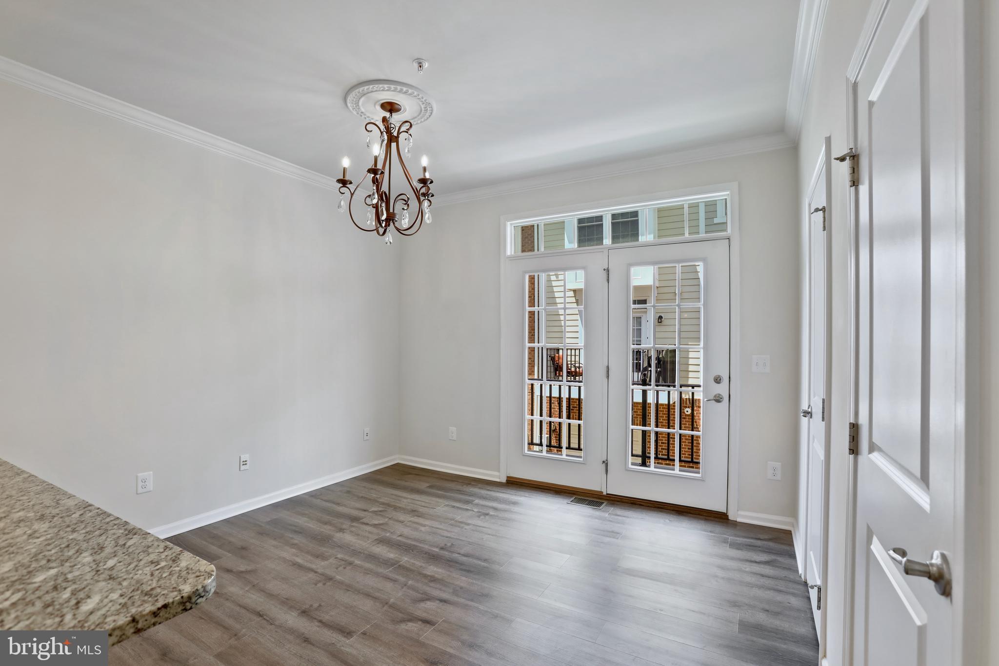 244 CRESCENT STATION TER SE