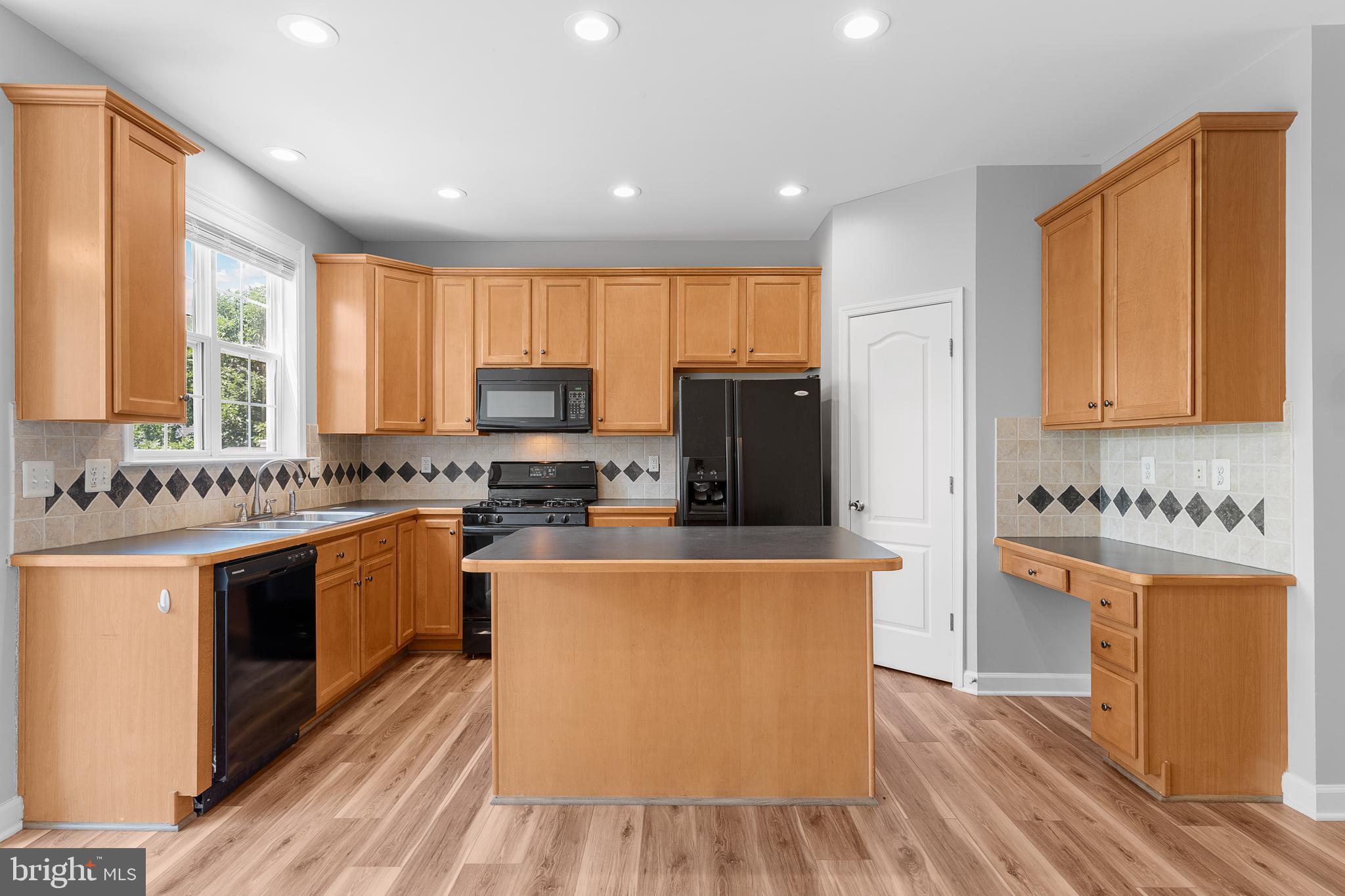 42457 MAGELLAN SQ