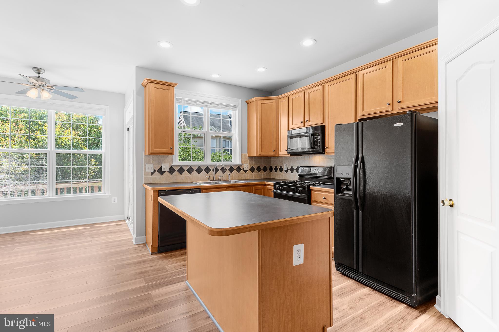 42457 MAGELLAN SQ