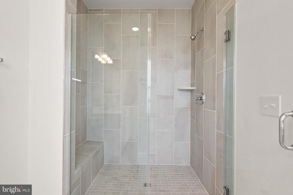 42660 Darala Dr