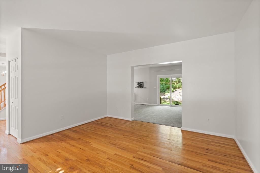 405 Heronwood Ct