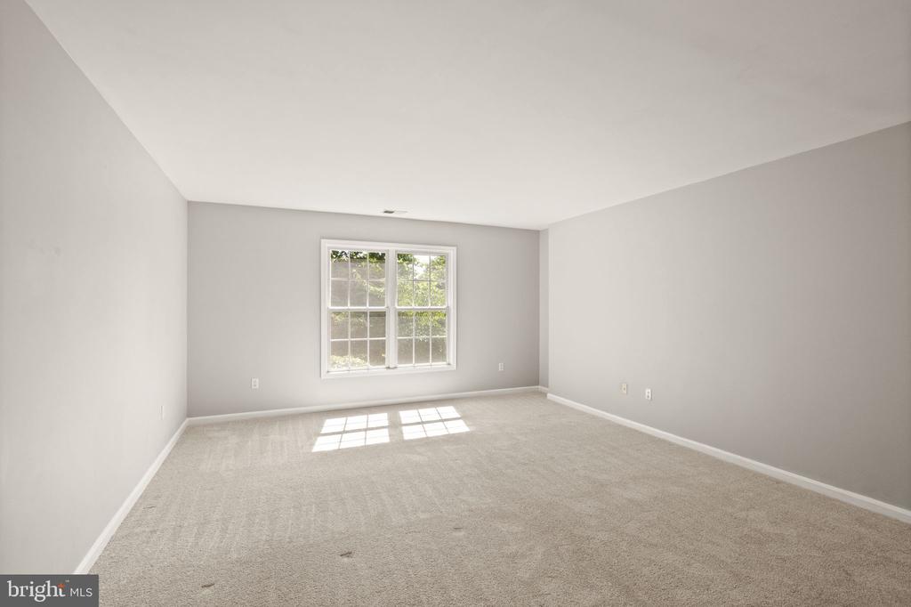 405 Heronwood Ct