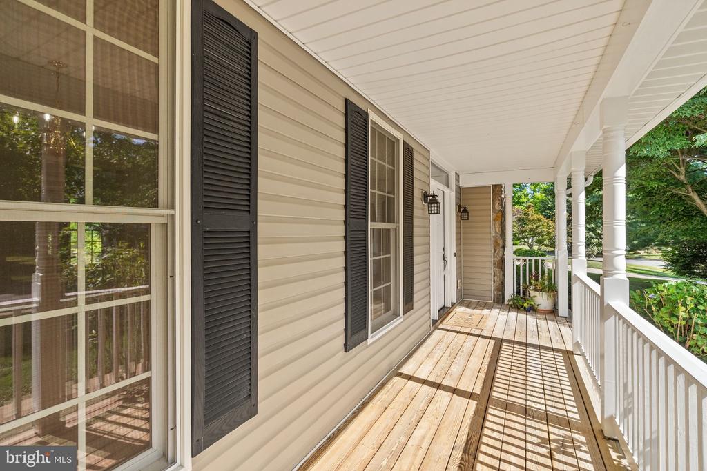 405 Heronwood Ct